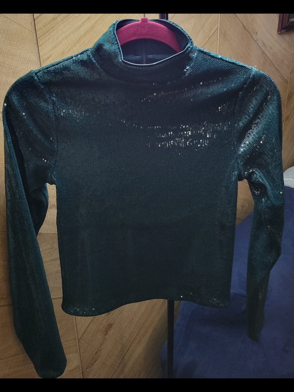 Express Body Contour Emerald Green Mock Neck Long Sleeve Top